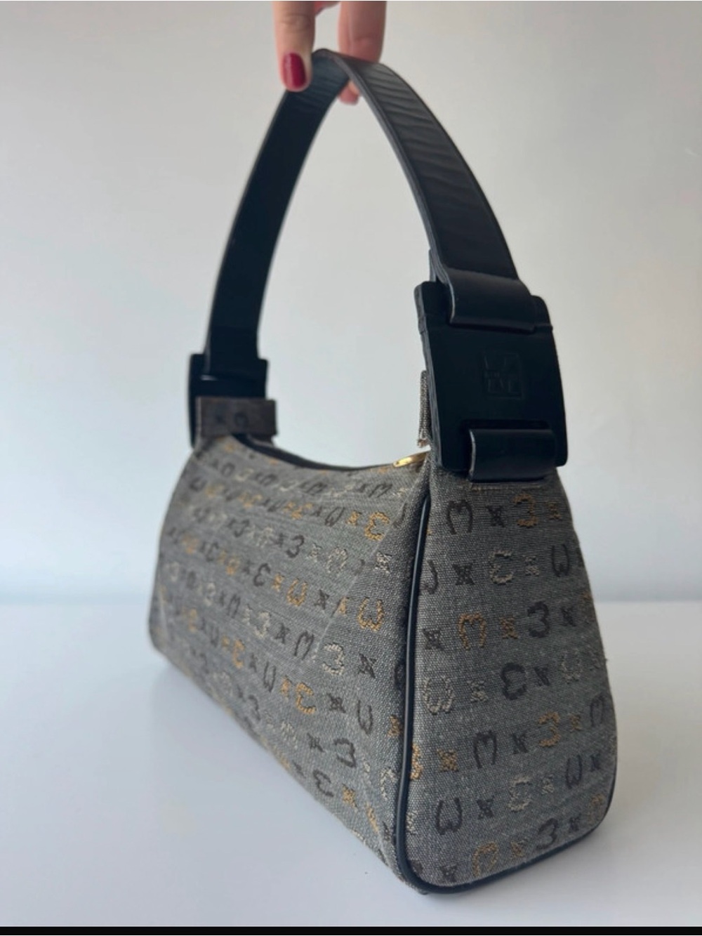 Metrocity Italy monogram shoulder bag - Picture 2 of 10